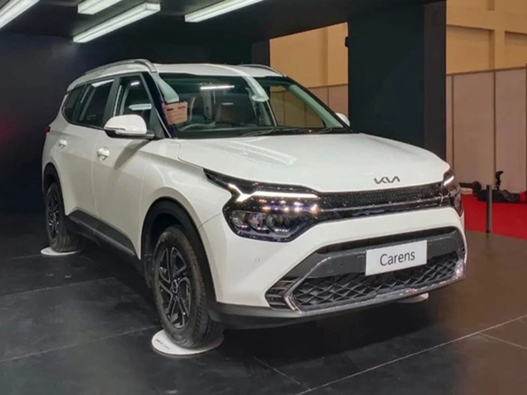 Giá lăn bánh Kia Carens 2026 giảm sốc , cạnh tranh với Honda City và Hyundai Accent - Ảnh 2.