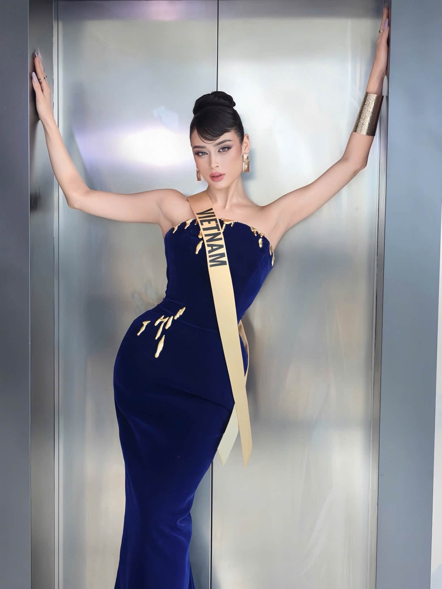 Emoura Phạm tỏa s&aacute;ng với phong c&aacute;ch thời trang tại Miss Grand 2026 - Ảnh 6.