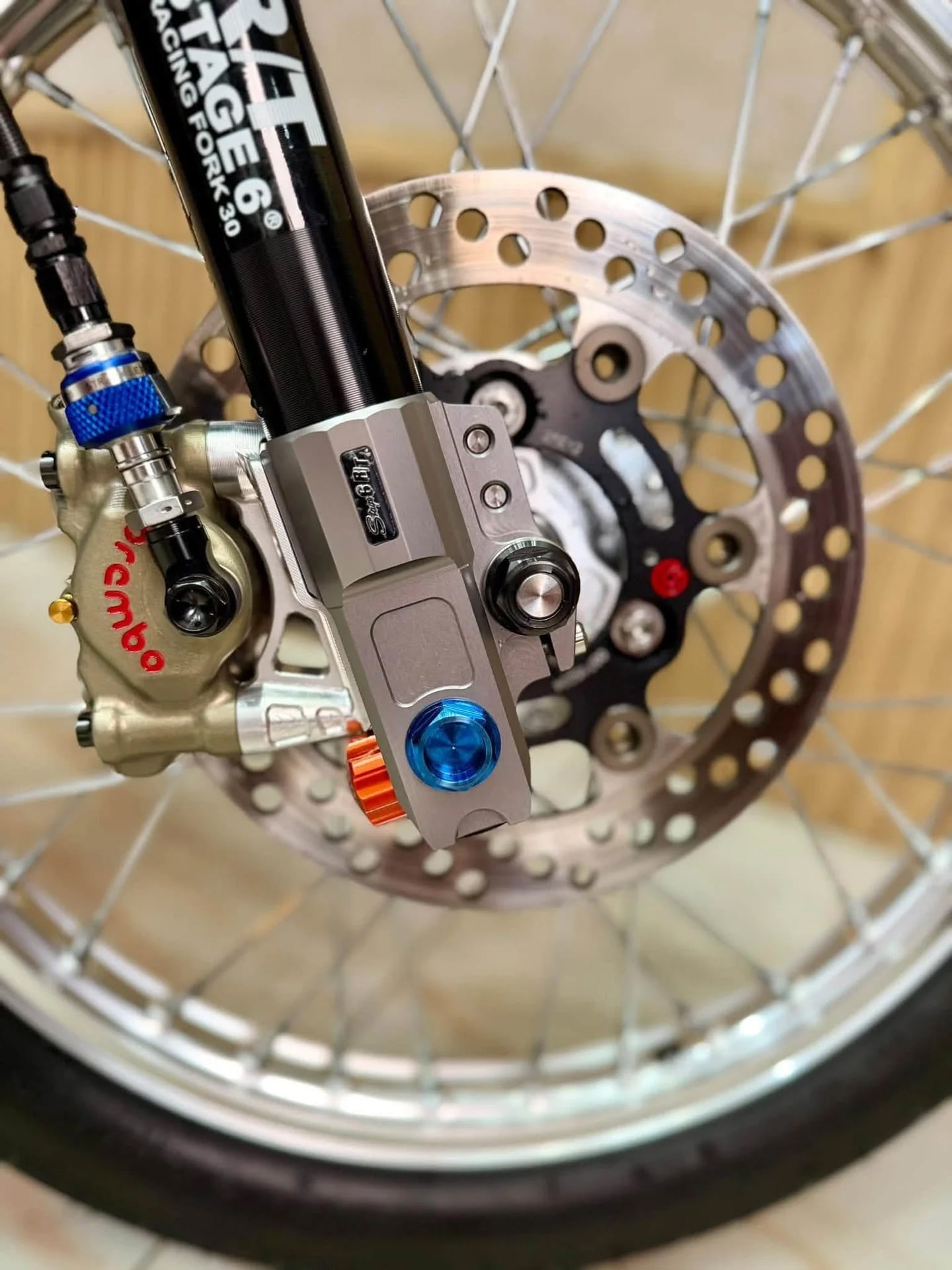 Xe số 125cc Honda Wave 125 gi&aacute; 600 triệu đồng , Điều g&igrave; khiến n&oacute; đặc biệt? - Ảnh 4.