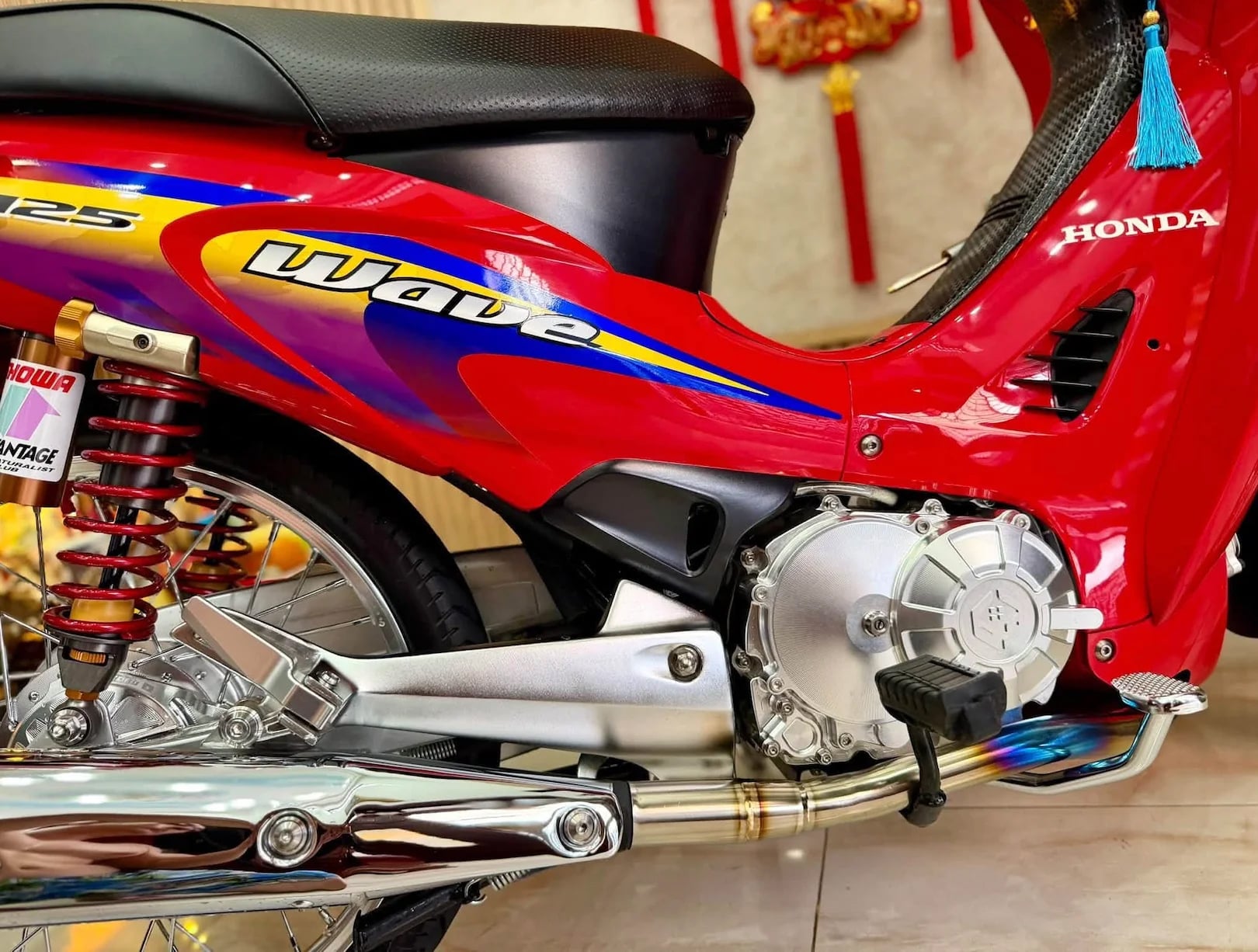 Xe số 125cc Honda Wave 125 gi&aacute; 600 triệu đồng , Điều g&igrave; khiến n&oacute; đặc biệt? - Ảnh 6.