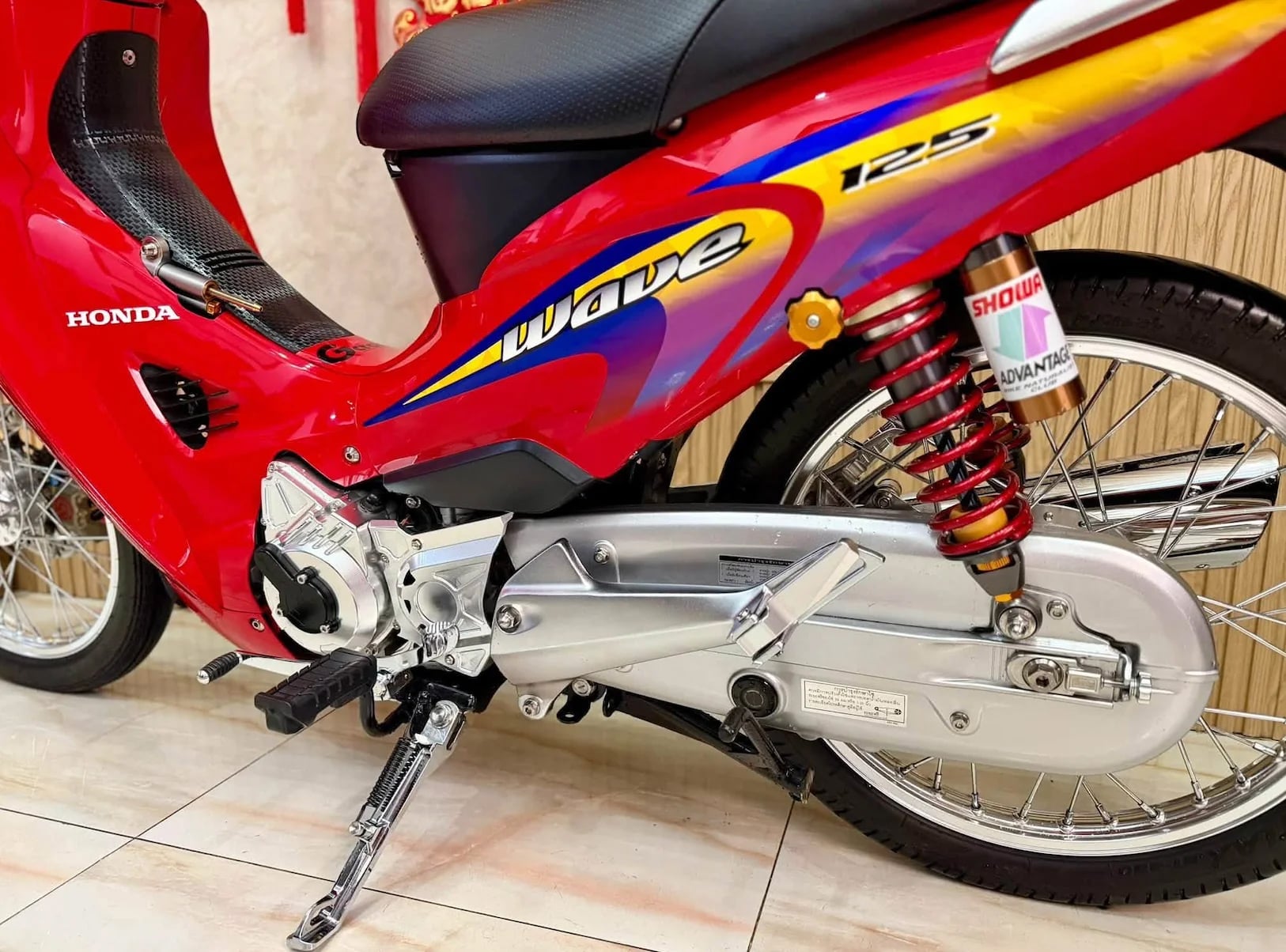 Xe số 125cc Honda Wave 125 gi&aacute; 600 triệu đồng , Điều g&igrave; khiến n&oacute; đặc biệt? - Ảnh 7.