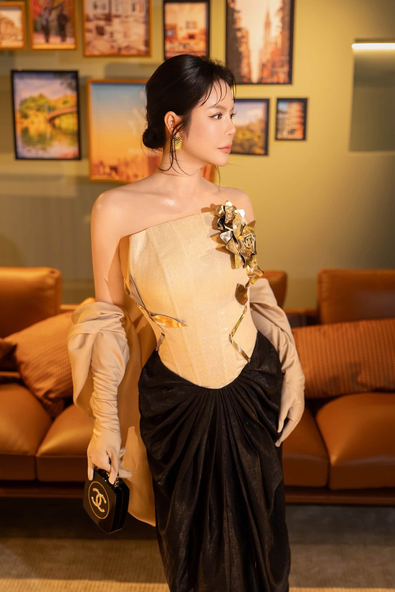 L&yacute; Nh&atilde; Kỳ u 50: Q&uacute;y c&ocirc; sang chảnh với t&uacute;i Chanel hơn nửa tỷ đồng tại sự kiện - Ảnh 3.