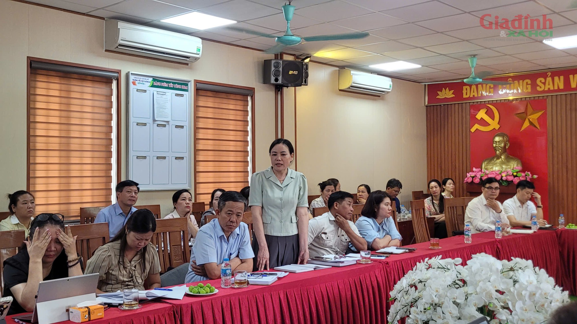 Sau kiểm tra đột xuất, H&agrave; Nội ph&aacute;t hiện h&agrave;ng loạt bất cập tại bếp ăn b&aacute;n tr&uacute; Trường Tiểu học Quảng Bị 1 - Ảnh 3.