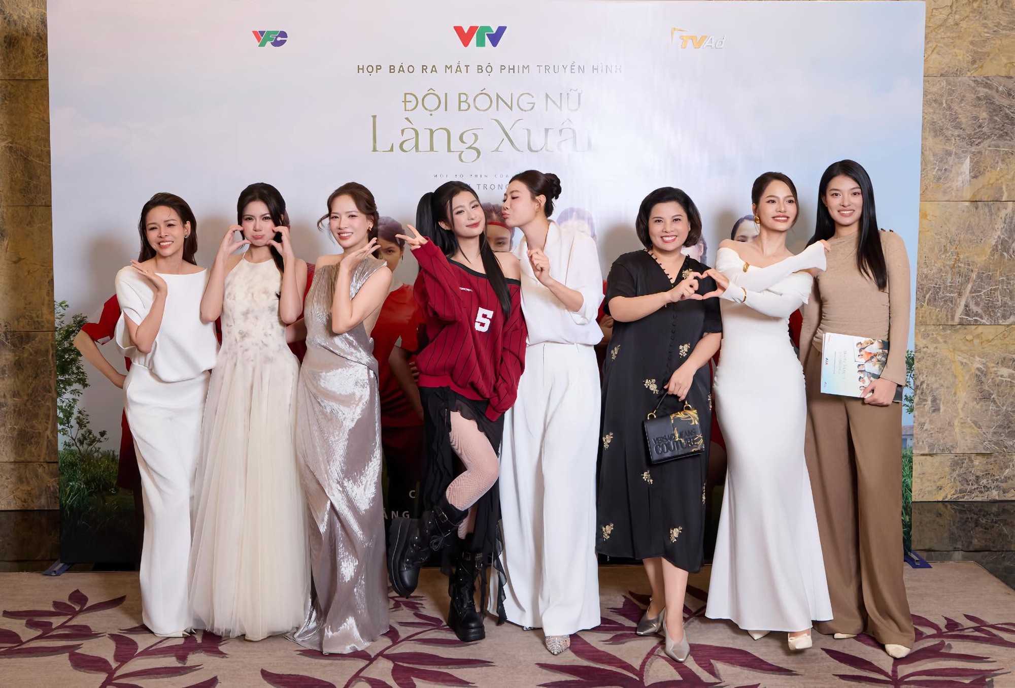 Trương Thảo My - 'Con g&aacute;i' NSƯT Trung Anh l&agrave; diễn vi&ecirc;n m&uacute;a, h&acirc;m mộ thủ m&ocirc;n B&ugrave;i Tiến Dũng - Ảnh 3.