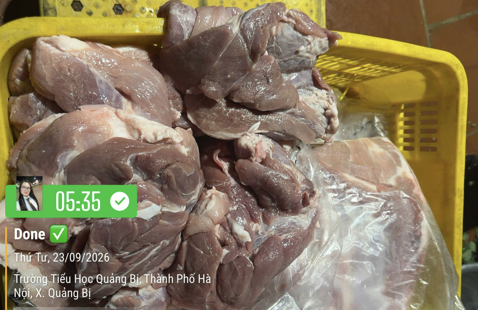 Vụ suất ăn b&aacute;n tr&uacute; ở H&agrave; Nội: Phụ huynh phản &aacute;nh chất lượng thực phẩm - Ảnh 3.