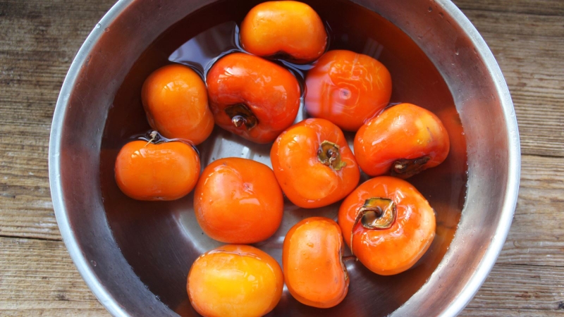Hướng dẫn ăn quả hồng kh&ocirc;ng bị ch&aacute;t , bảo vệ sức khỏe tim mạch hiệu quả - Ảnh 3.