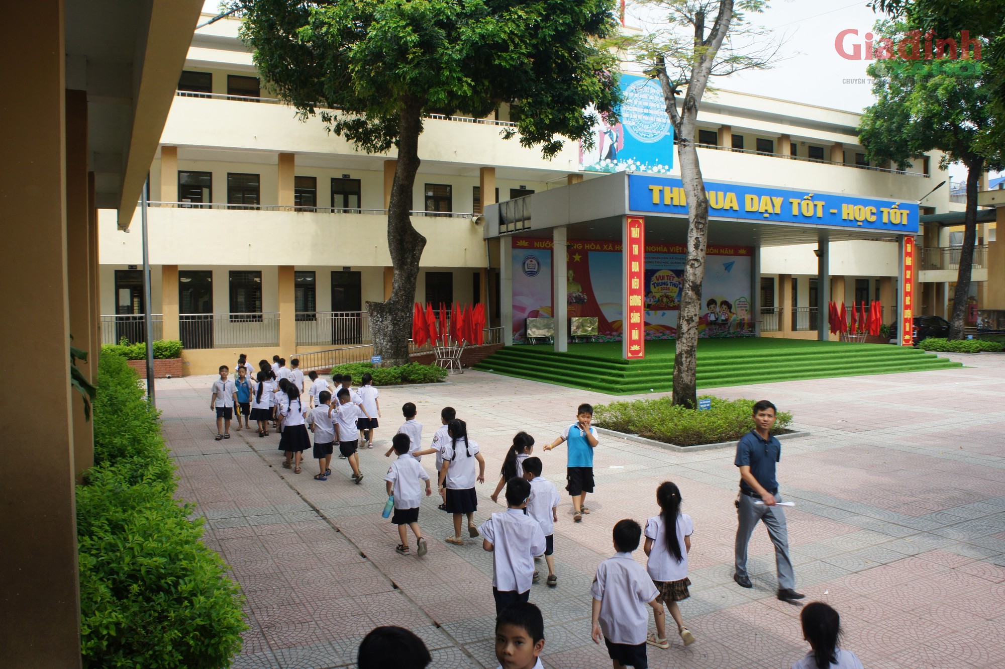 H&agrave; Nội: Cận cảnh bữa ăn b&aacute;n tr&uacute; tại trường Tiểu học Quảng Bị 1 năm 2026 - Ảnh 5.