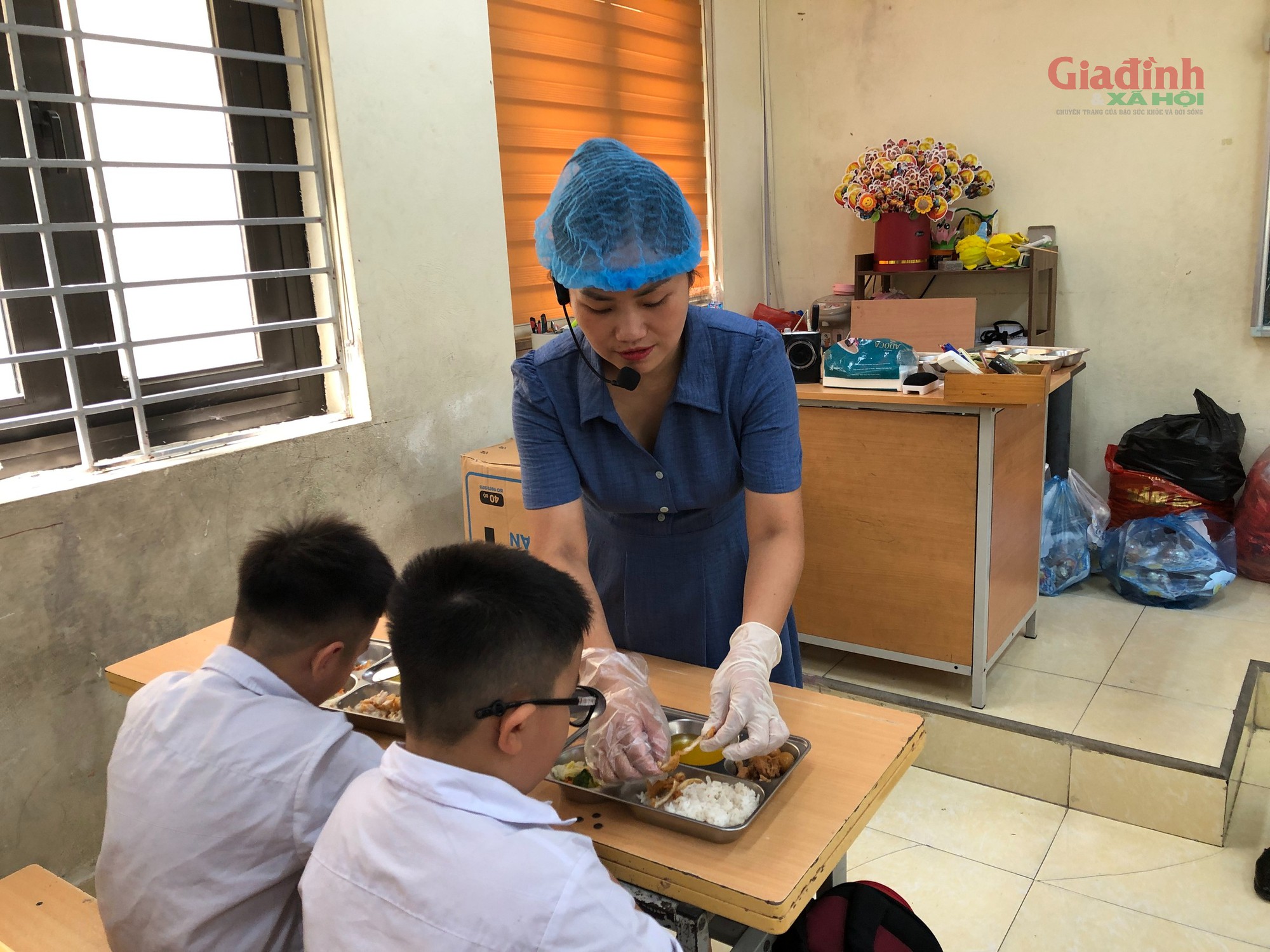 H&agrave; Nội: Cận cảnh bữa ăn b&aacute;n tr&uacute; tại trường Tiểu học Quảng Bị 1 năm 2026 - Ảnh 14.