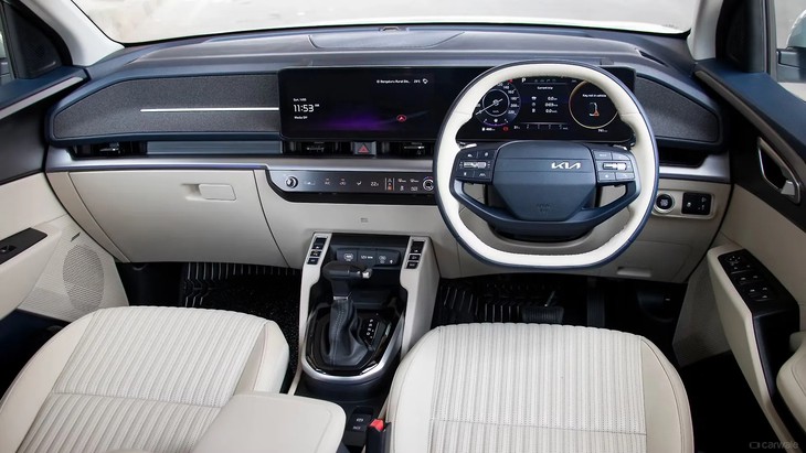 Gi&aacute; Kia Carens 2026 v&agrave; sự cạnh tranh với Mitsubishi Xpander tại thị trường Việt Nam - Ảnh 5.