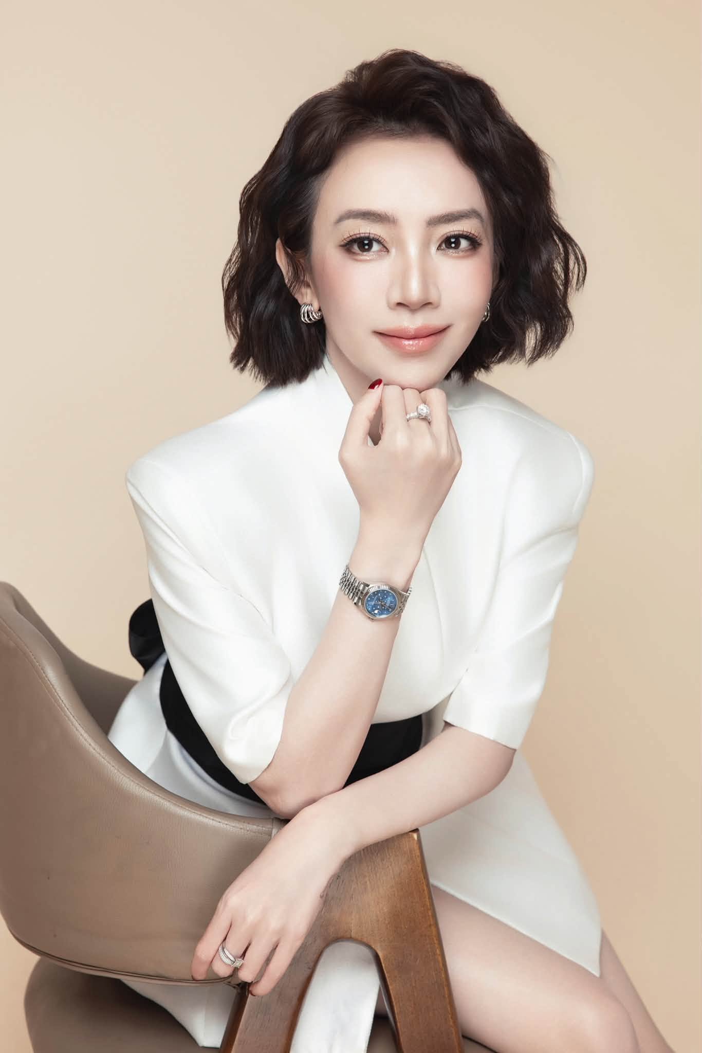 Hồ Ngọc H&agrave; tỏa s&aacute;ng tr&ecirc;n đường phố &Yacute; c&ugrave;ng Hoa hậu Ngọc H&acirc;n đ&oacute;n Trung thu 2026 - Ảnh 5.