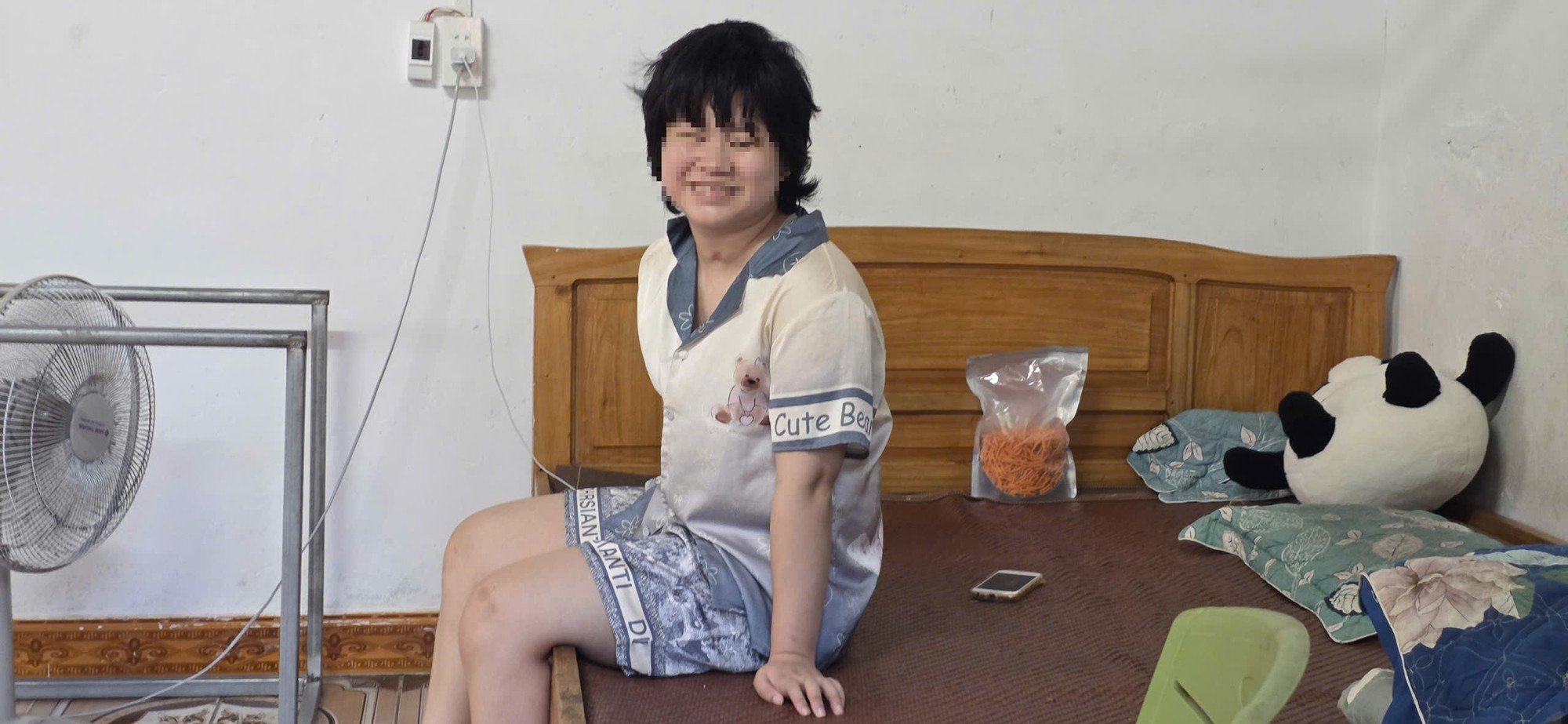 Quỹ V&ograve;ng tay nh&acirc;n &aacute;i hỗ trợ nữ sinh Hải Ph&ograve;ng bị tai nạn, phải nghỉ học  - Ảnh 2.
