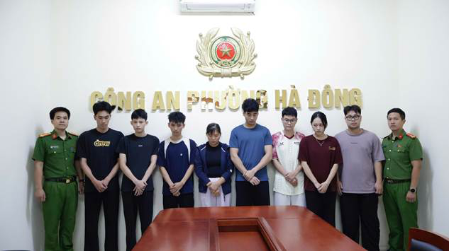 Bắt mh&oacute;m người b&agrave;o chế c&acirc;y l&aacute; th&agrave;nh 'thuốc nam' rồi rao chữa khối u tr&ecirc;n Facebook - Ảnh 3.