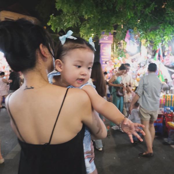 Vẻ ngo&agrave;i đ&aacute;ng y&ecirc;u tuổi l&ecirc;n 2 của con g&aacute;i MC Quỳnh Chi - Ảnh 5.