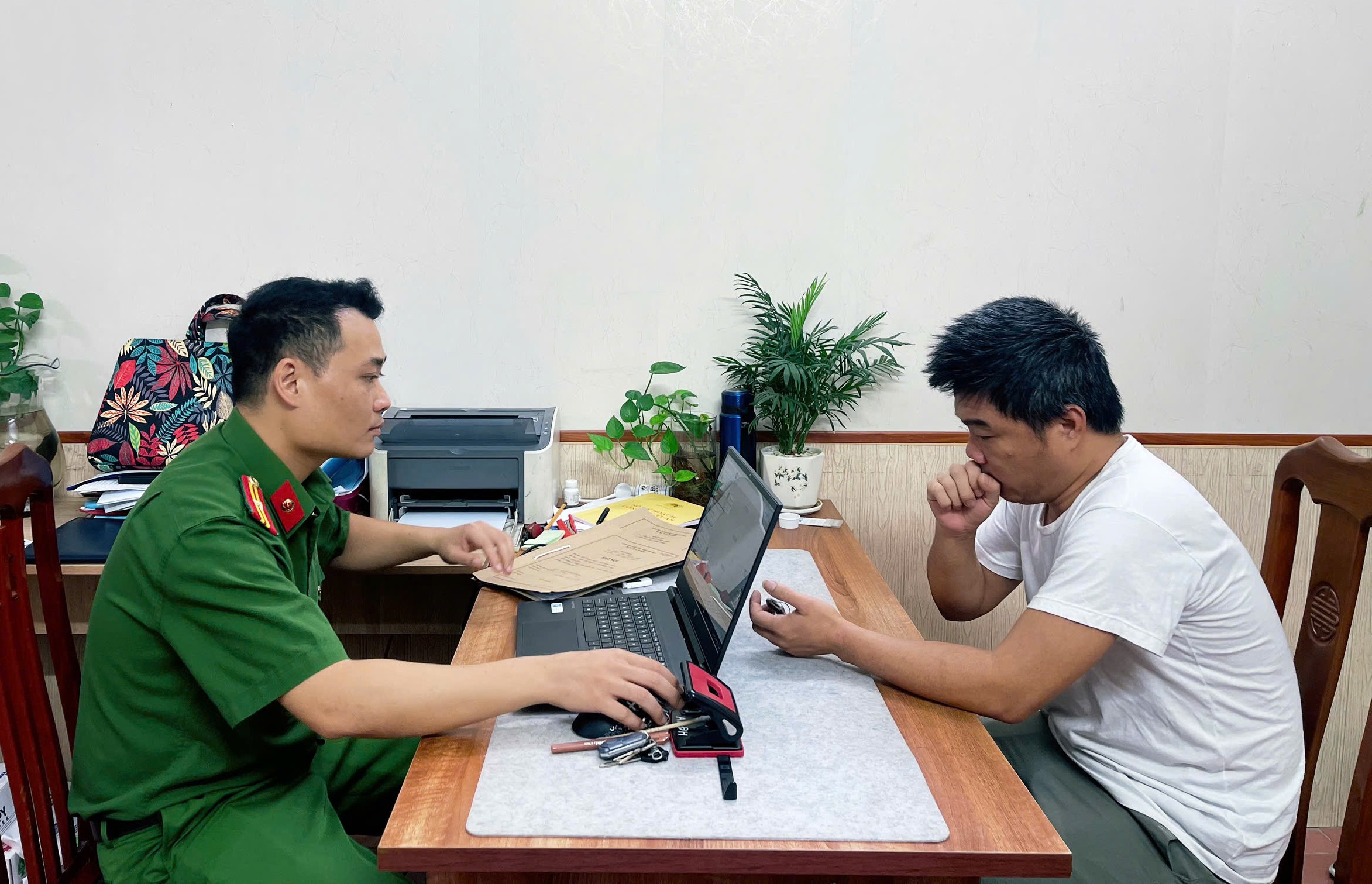 Chiếm đoạt gần trăm triệu của c&ocirc;ng ty, nam nh&acirc;n vi&ecirc;n tự &yacute; nghỉ việc  - Ảnh 1.