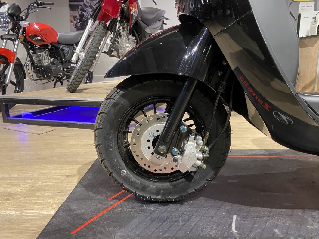 Xe ga 150cc gi&aacute; 56,2 triệu đồng thiết kế thanh lịch, sang trọng hơn cả Honda SH - Ảnh 4.