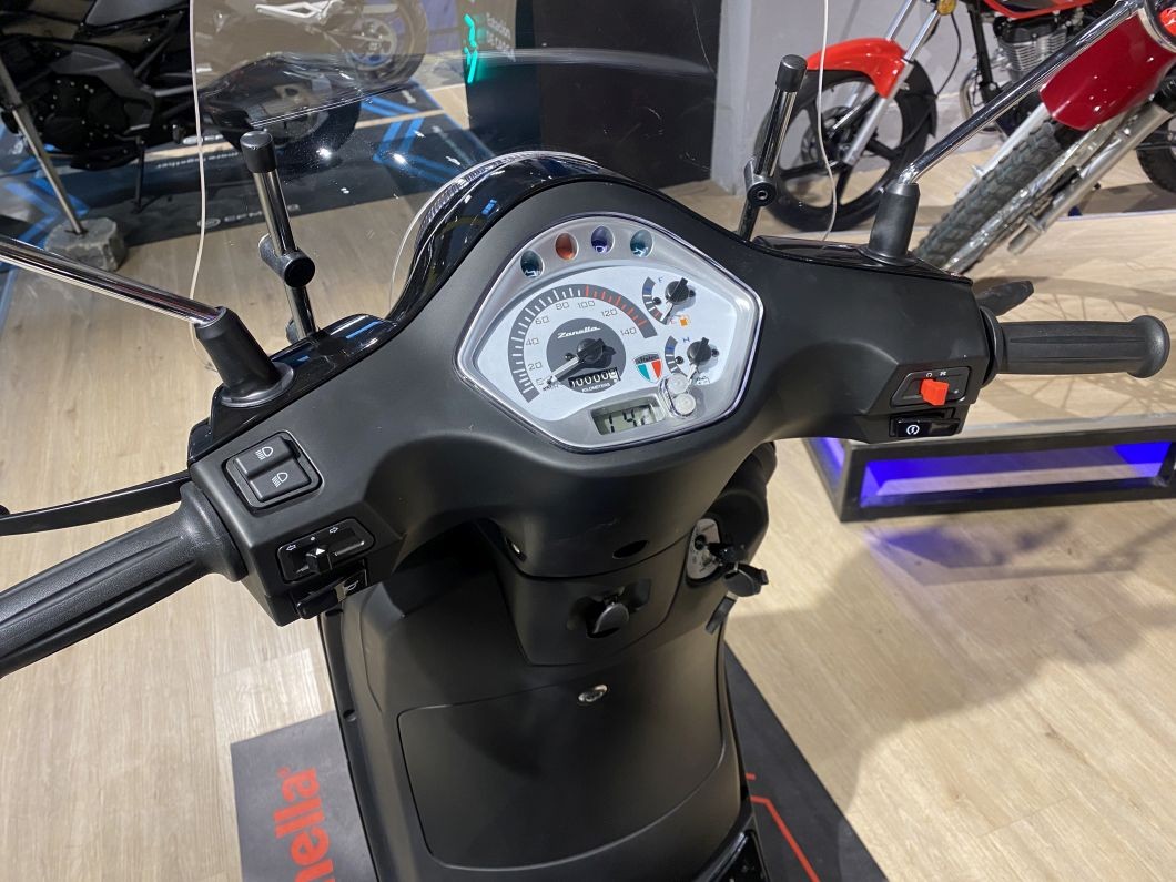 Xe ga 150cc gi&aacute; 56,2 triệu đồng thiết kế thanh lịch, sang trọng hơn cả Honda SH - Ảnh 5.
