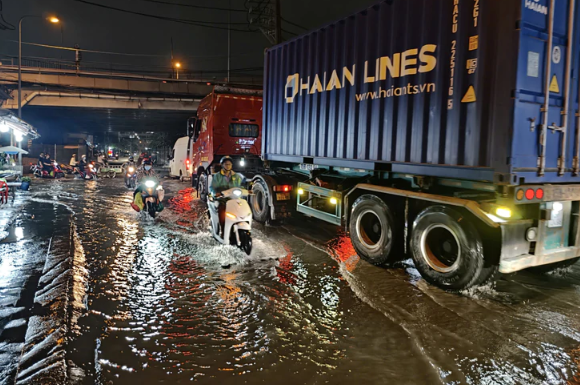 Tin sáng 30/9: Thông tin mới nhất về đợt không khí lạnh sắp bao phủ miền Bắc; Bác sĩ nối bàn tay đứt lìa vào chân bé trai bị cổng làng đè - Ảnh 5.