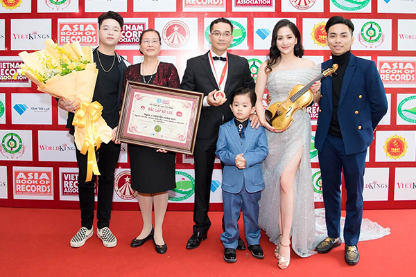 Anh trai Khánh Thi hiếm hoi tiết lộ về mẹ ruột - Ảnh 1.