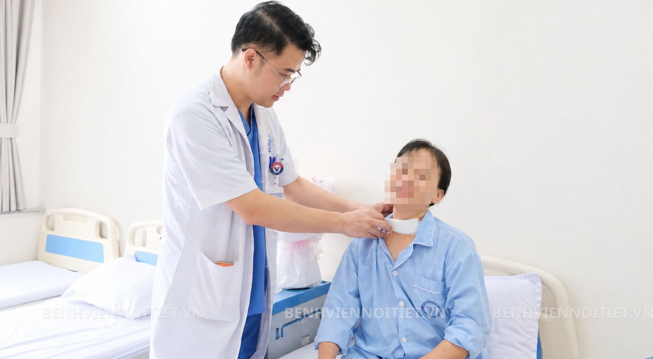 Chuẩn bị phẫu thuật tuyến giáp, người phụ nữ 49 tuổi bất ngờ phát hiện bệnh Von Willebrand hiếm gặp - Ảnh 1.