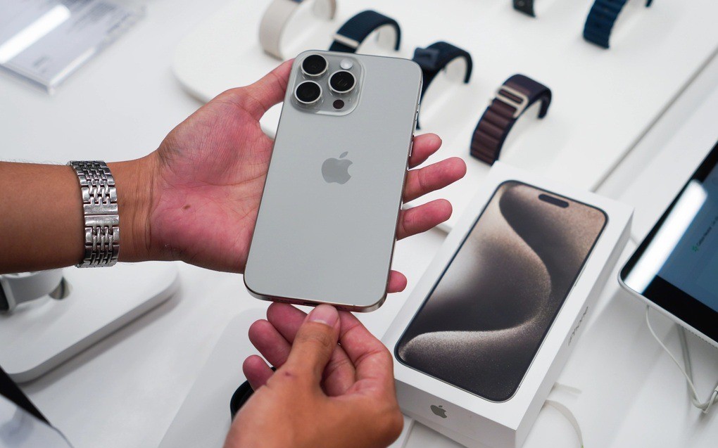 Gi&aacute; iPhone 18 Pro, iPhone 18 Pro Max v&agrave; gi&aacute; iPhone Duo bao nhi&ecirc;u tiền tại Việt Nam? - Ảnh 1.