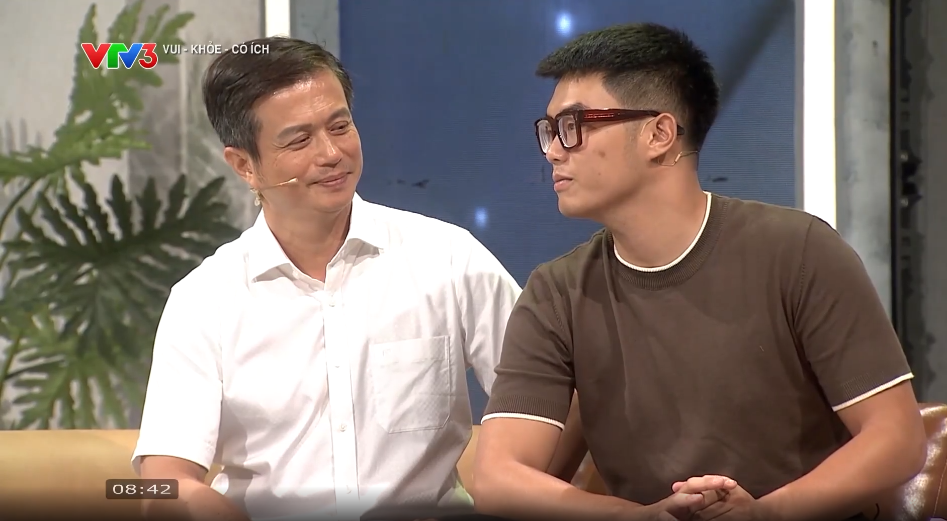 Con trai NSƯT B&aacute; Anh trải l&ograve;ng về biến cố gia đ&igrave;nh tan vỡ: "Cuộc sống bắt con phải trưởng th&agrave;nh" - Ảnh 3.
