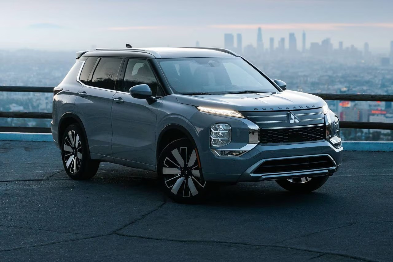 Đẳng cấp SUV cỡ C Mitsubishi Outlander giá 780 triệu đồng trở lại Việt Nam 2026 - Ảnh 2.