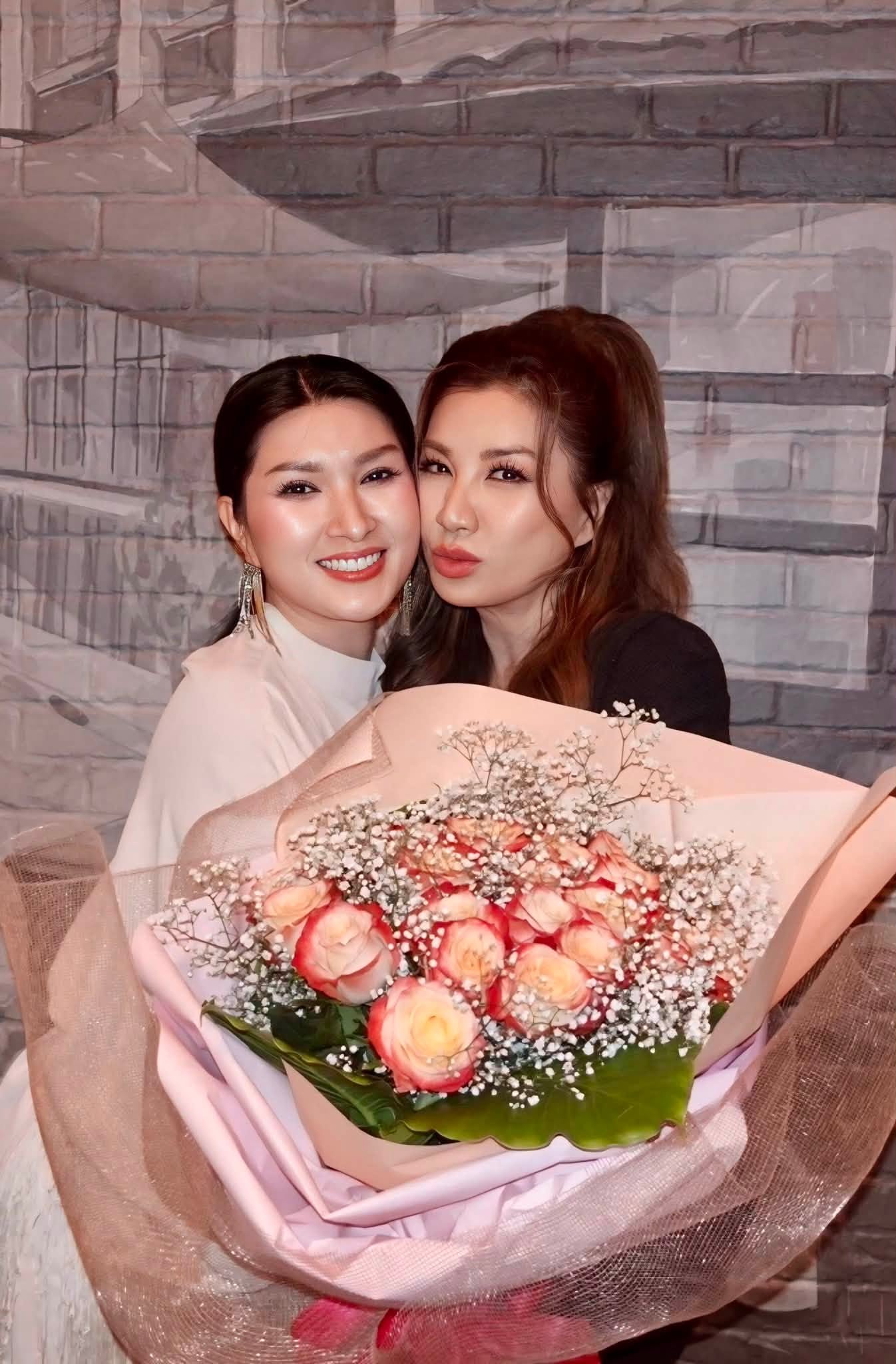 Tuổi 60 của vợ cũ Bằng Kiều - Ảnh 3.