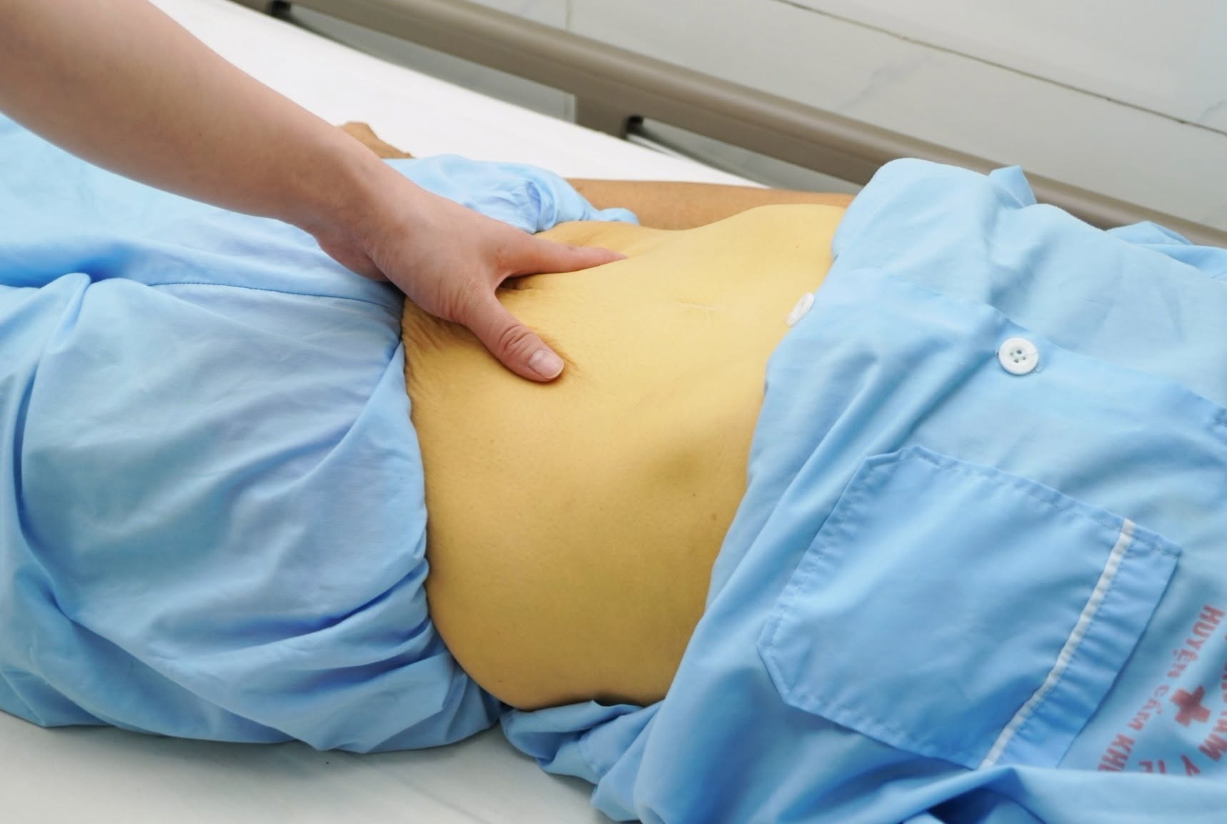 Người phụ nữ 62 tuổi men gan tăng gấp 30 lần, suy gan cấp vì một sai lầm nhiều người Việt mắc phải 1 Người phụ nữ 62 tuổi men gan tăng gấp 30 lần, suy gan cấp vì một sai lầm nhiều người Việt mắc phải - Ảnh 1.