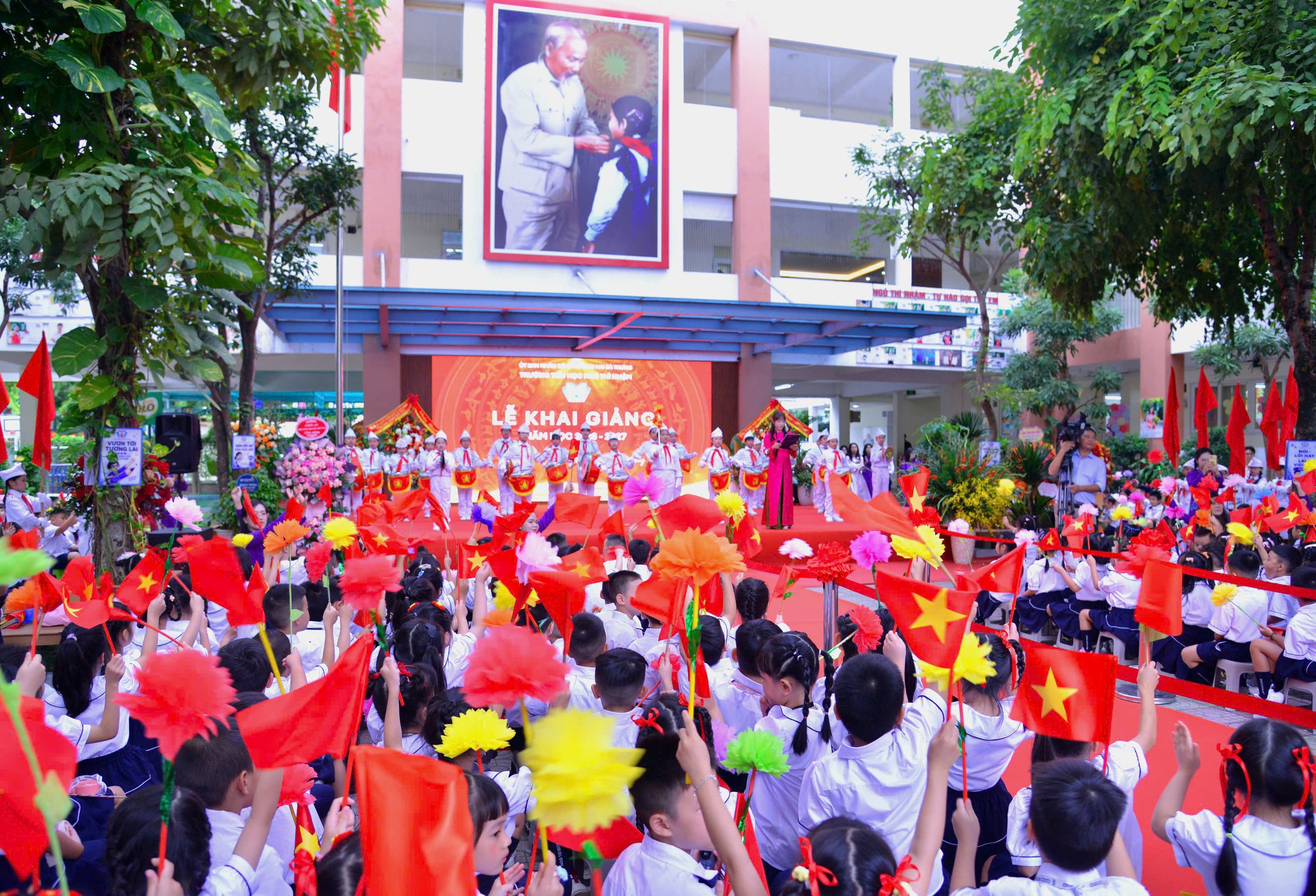 Chủ tịch UBND TP H&agrave; Nội dự khai giảng năm học mới Trường TH Ng&ocirc; Th&igrave; Nhậm 2026 - Ảnh 3.