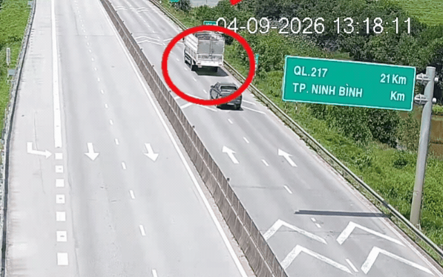 Nhiều tài xế phớt lờ khoảng cách an toàn, bám đuôi rồi chuyển làn trên cao tốc- Ảnh 1.