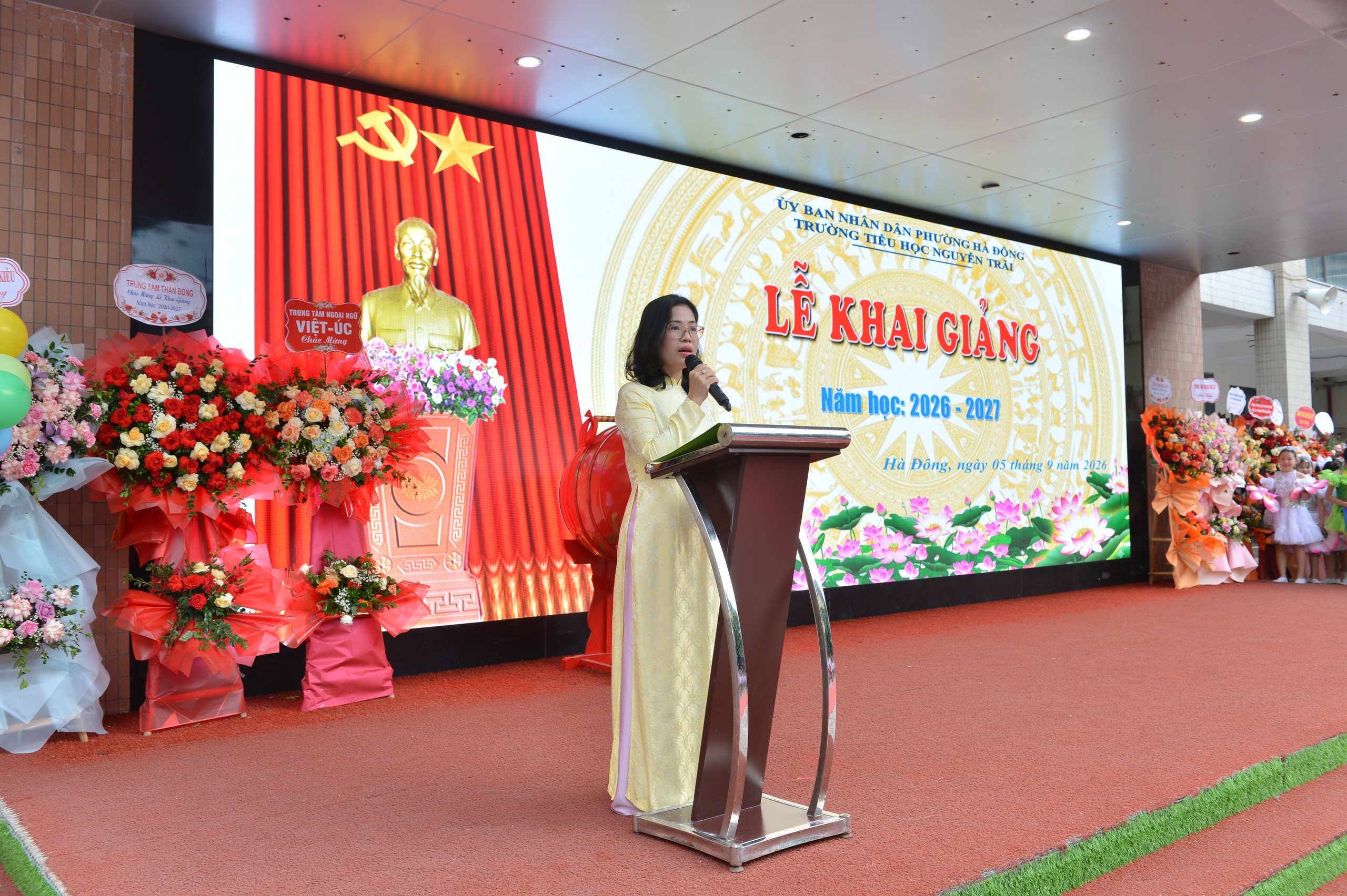 H&agrave; Nội: Lễ khai giảng đặc biệt của Trường Tiểu học Nguyễn Tr&atilde;i sau s&aacute;p nhập - Ảnh 3.