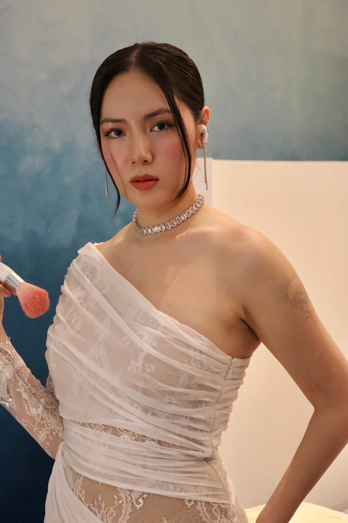 Phương Linh 42 tuổi: Mỹ nhân thanh hóa khoe body quyến rũ không tuổi - Ảnh 8.