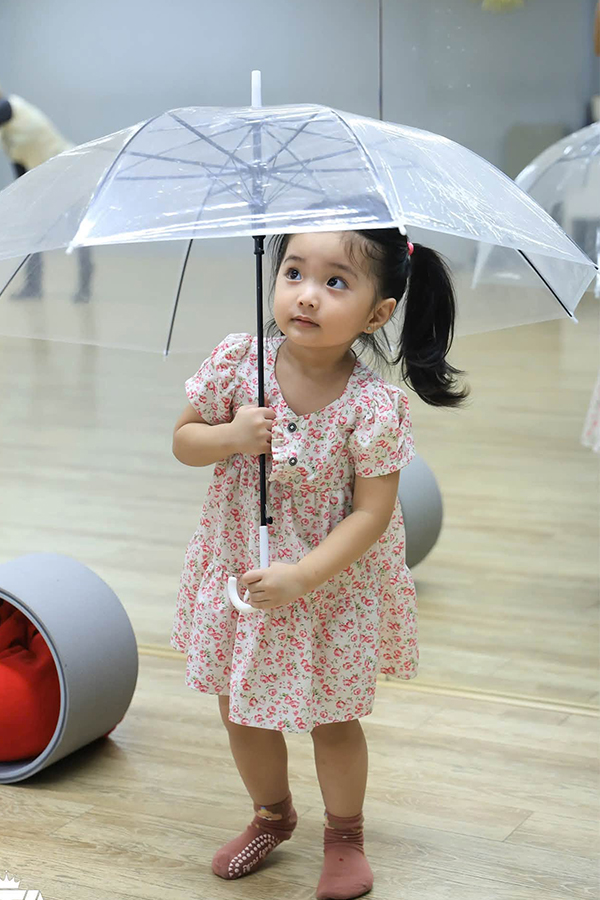 Lisa - con gái Khánh Thi chính thức đi học múa - Ảnh 7.
