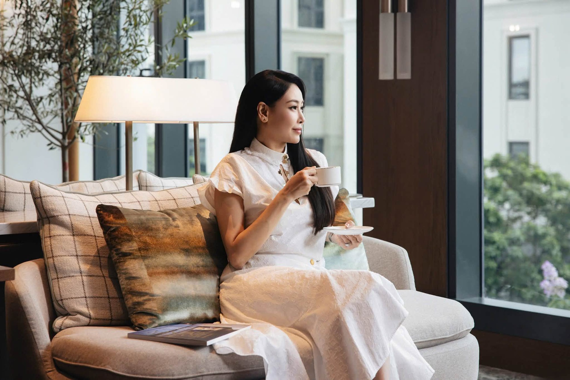 Căn nh&agrave; 400 tỷ của Hoa hậu H&agrave; Kiều Anh: Kh&aacute;m ph&aacute; kh&ocirc;ng gian sống sang trọng - Ảnh 4.