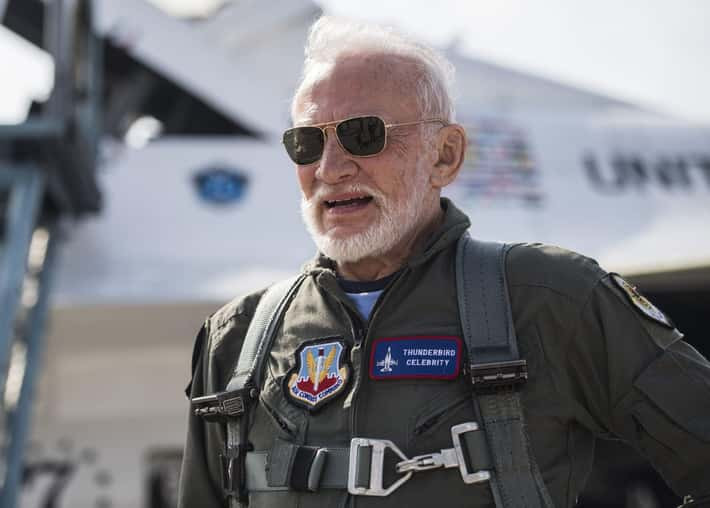 Buzz Aldrin v&agrave; h&agrave;nh tr&igrave;nh vượt qua trầm cảm sau khi đặt ch&acirc;n l&ecirc;n Mặt Trăng - Ảnh 4.