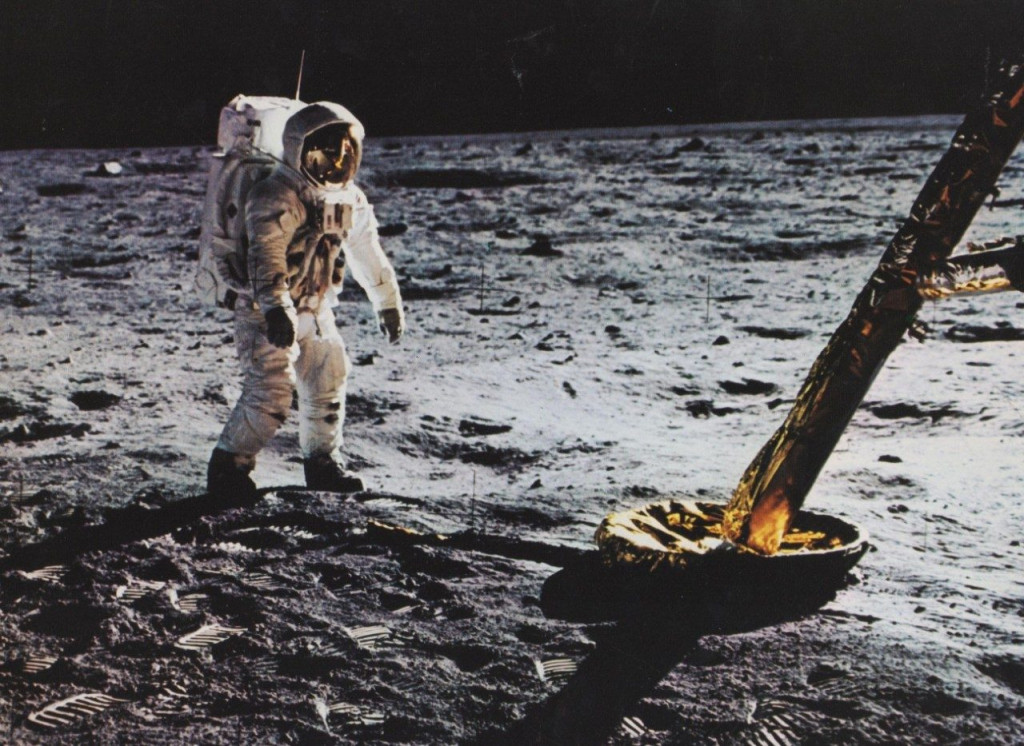 Buzz Aldrin v&agrave; h&agrave;nh tr&igrave;nh vượt qua trầm cảm sau khi đặt ch&acirc;n l&ecirc;n Mặt Trăng - Ảnh 1.