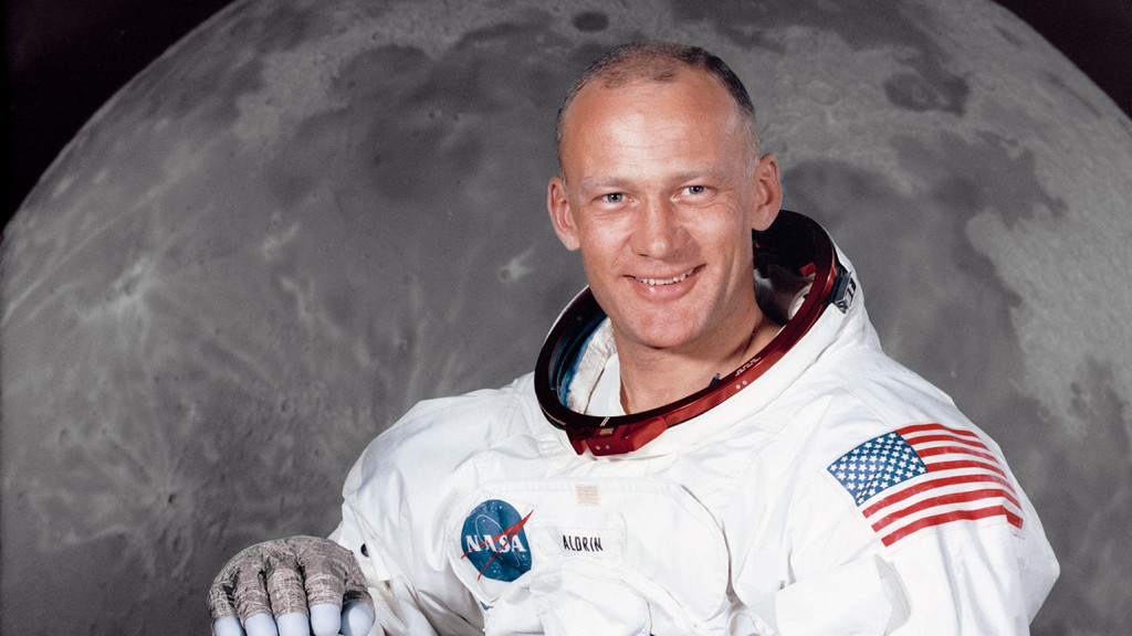 Buzz Aldrin v&agrave; h&agrave;nh tr&igrave;nh vượt qua trầm cảm sau khi đặt ch&acirc;n l&ecirc;n Mặt Trăng - Ảnh 3.