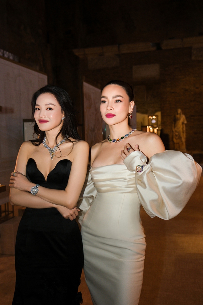 Hồ Ngọc Hà bị chê kém sang khi hội ngộ Lưu Diệc Phi vì khoe ngực quá đà - Ảnh 13.