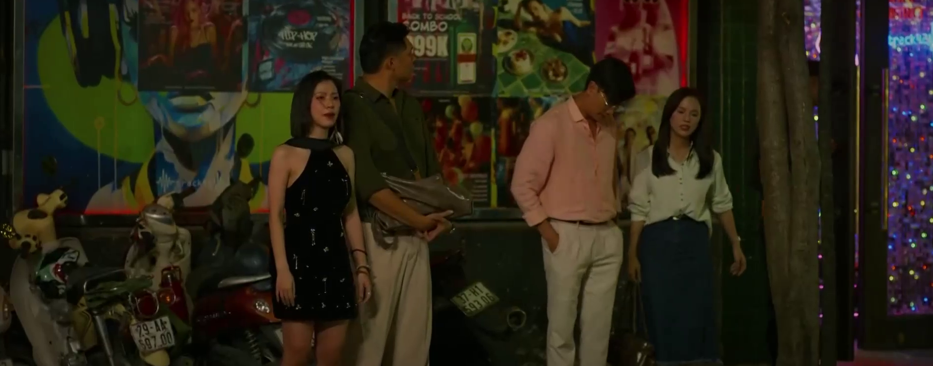 Phương nhờ T&ugrave;ng cứu Kh&aacute;nh vụ x&ocirc; x&aacute;t với kh&aacute;ch tại qu&aacute;n bar - Ảnh 7.