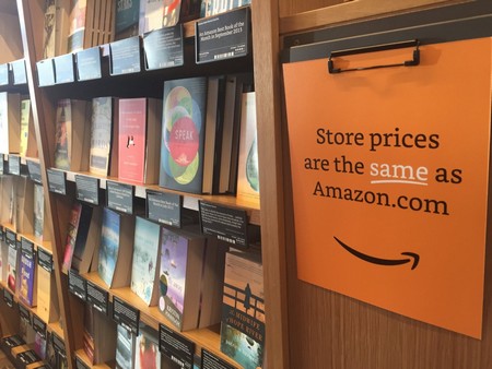 
Mức giá các sản phẩm trong cửa hàng tương đương với giá niêm yết trên gian hàng trực tuyến của Amazon, tuy nhiên người dùng có thể trải nghiệm trực tiếp trước khi mua
