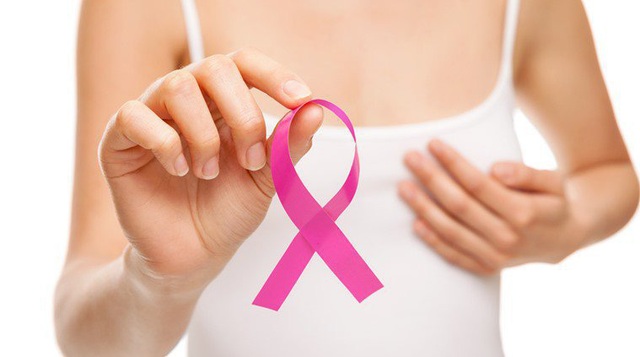 Dấu hiệu ban đầu cảnh báo ung thư vú đừng nên chủ quan - Ảnh 1.