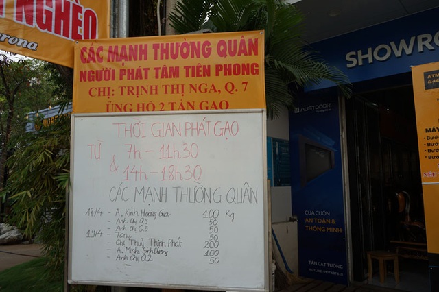 Các cây ATM gạo ở Sài Gòn... bị ế vì vắng khách - Ảnh 7.
