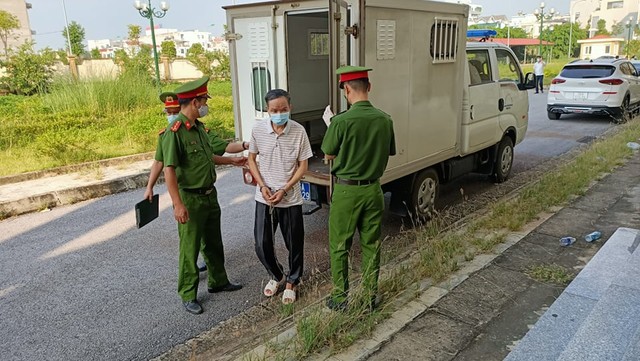 Mạo danh làm đơn tố cáo Chủ tịch, nguyên Phó Chủ tịch HĐND thị xã hầu tòa - Ảnh 1.