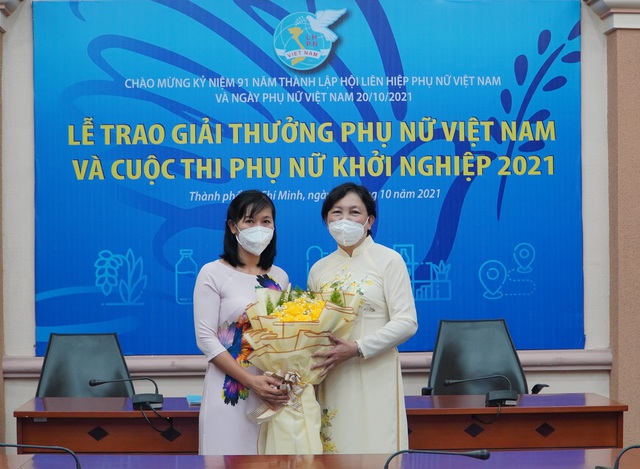 Phó Giám đốc Bệnh viện Chợ Rẫy nhận giải thưởng Phụ nữ Việt Nam 2021 - Ảnh 1.