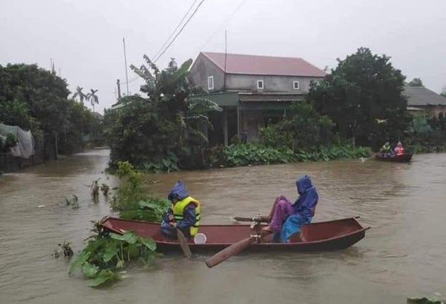 Mưa lớn dài ngày, nhiều địa phương ở Hà Tĩnh ngập nặng - Ảnh 6.