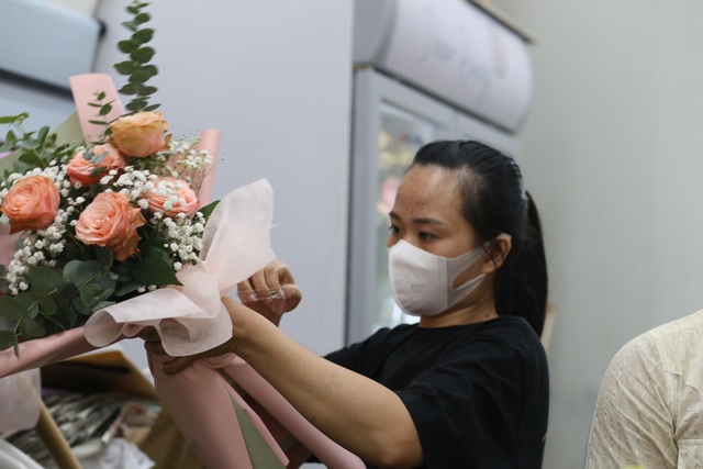 Người Sài Gòn thích thú với giỏ rau củ, vườn rau mini làm quà tặng nhân ngày 20/10 - Ảnh 4.