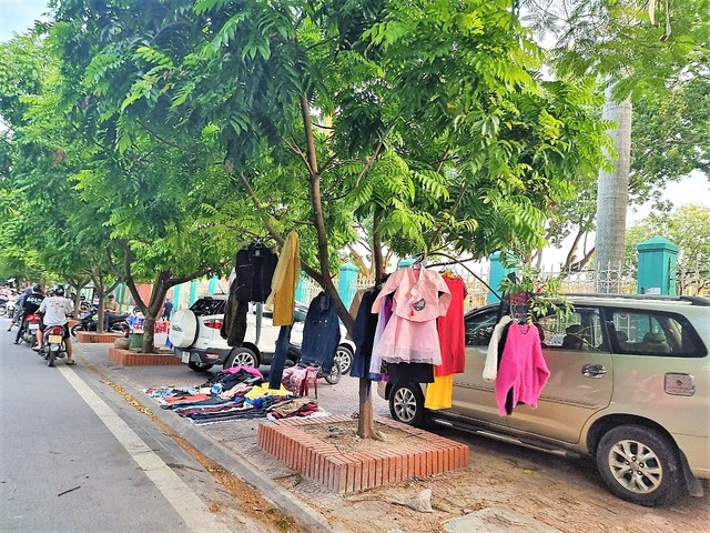 Hàng quán hàng bủa vây trường học ở Cát Bi, Hải Phòng - Ảnh 9.