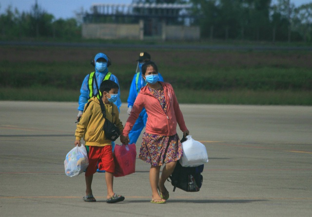 Chuyến bay nghĩa tình đưa hàng trăm thai phụ từ TP. HCM về quê - Ảnh 5.