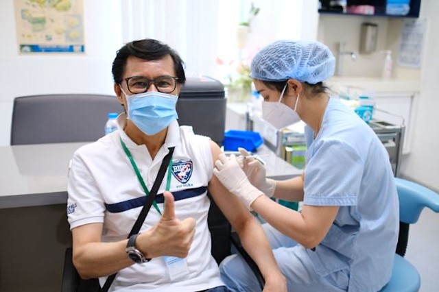 Bộ Y tế phát động Chiến dịch truyền thông “Tiêm vắc xin - Vững niềm tin” - Ảnh 1.
