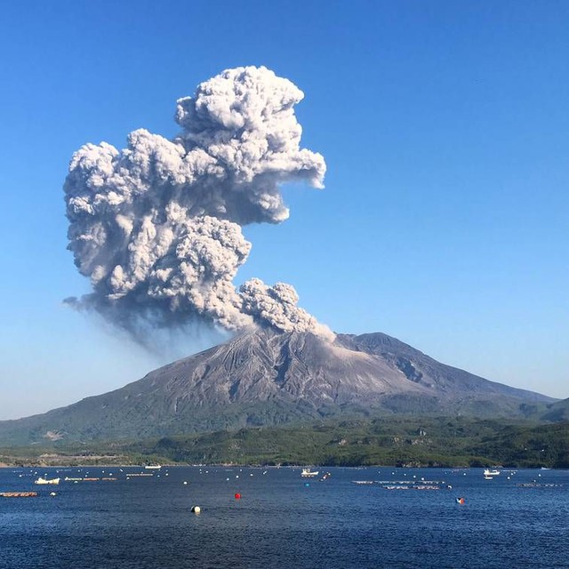Những vụ tai nạn đi vào lịch sử (2): Khi núi lửa thức giấc - Ảnh 2.